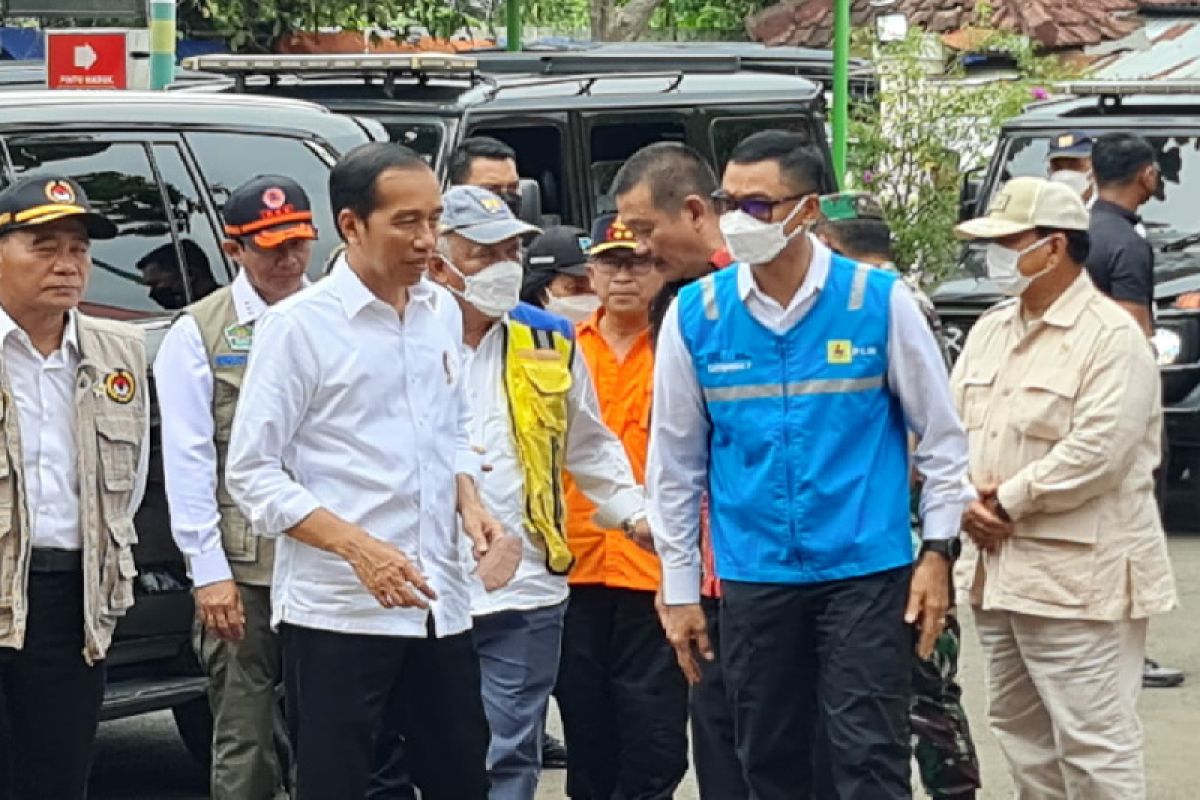 Presiden tinjau posko RS Sayang Cianjur, Pastikan logistik hingga pasokan listrik PLN aman