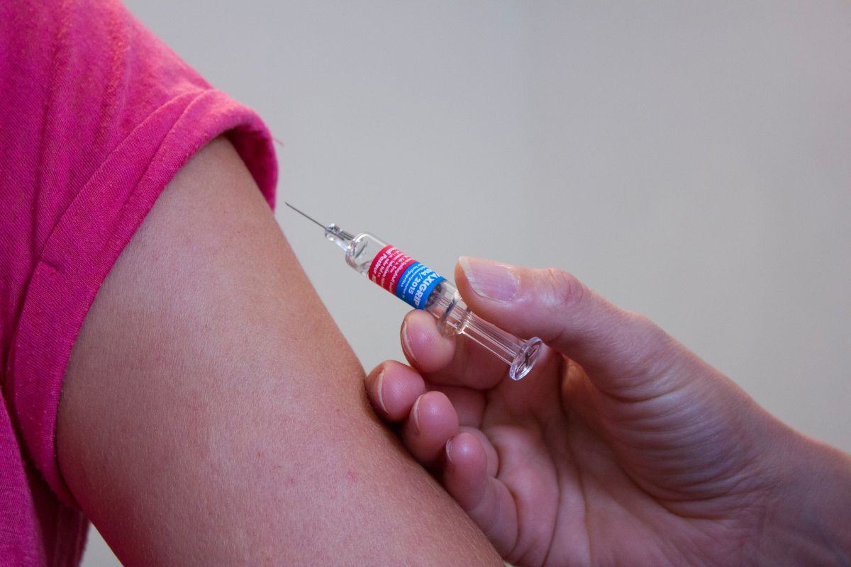 Cegah COVID-19, vaksinasi harus ditambah tanpa abaikan prokses