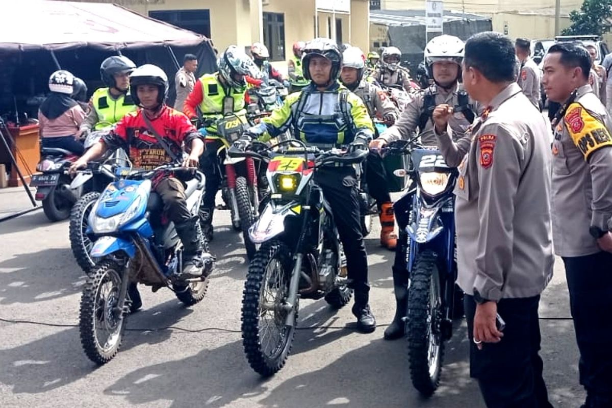 Polri gunakan motor "all road" salurkan bantuan gempa ke pelosok