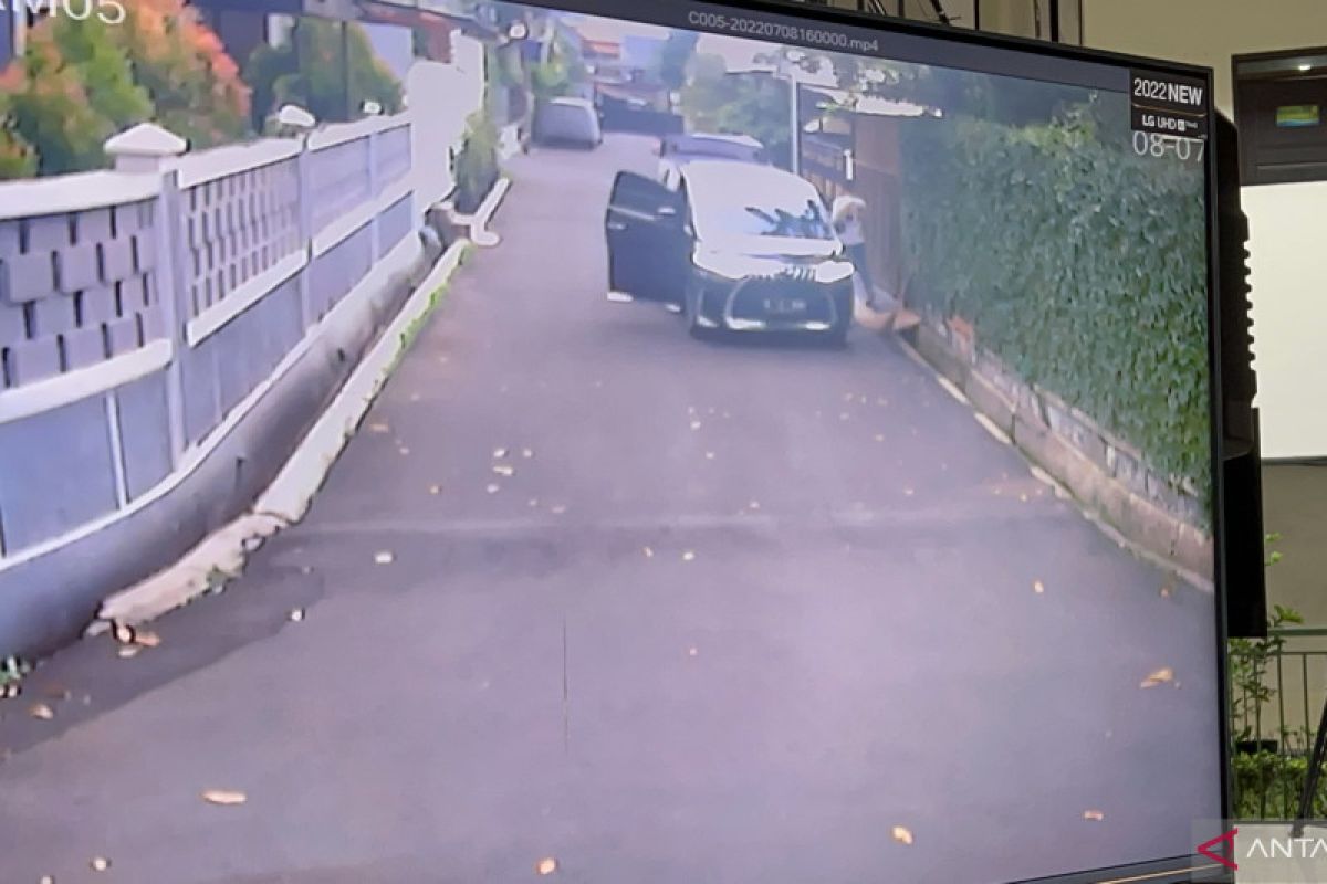 CCTV tunjukkan Brigadir J masih hidup ketika FS tiba di Duren Tiga