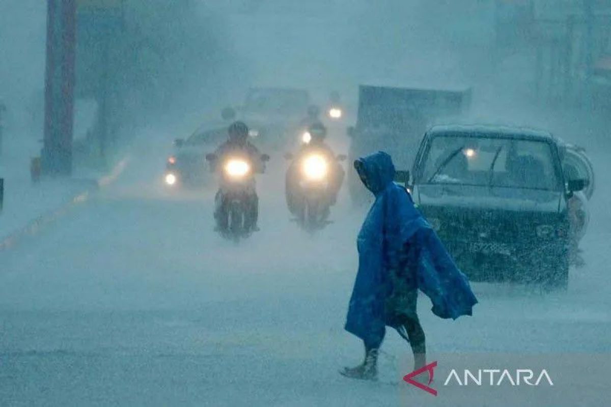 BMKG prakirakan cuaca Kota Padang berawan pada Rabu