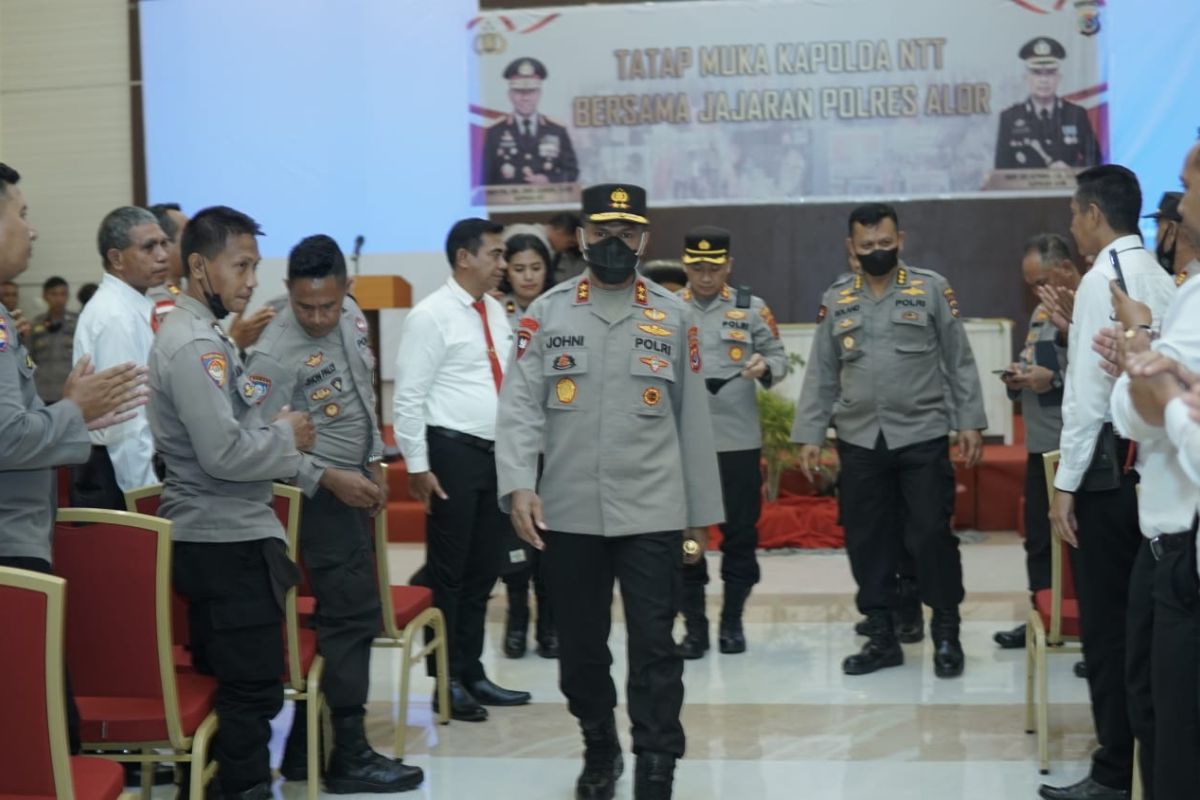 Kapolda NTT tegaskan anggota polisi bukan pemeras tapi pelindung