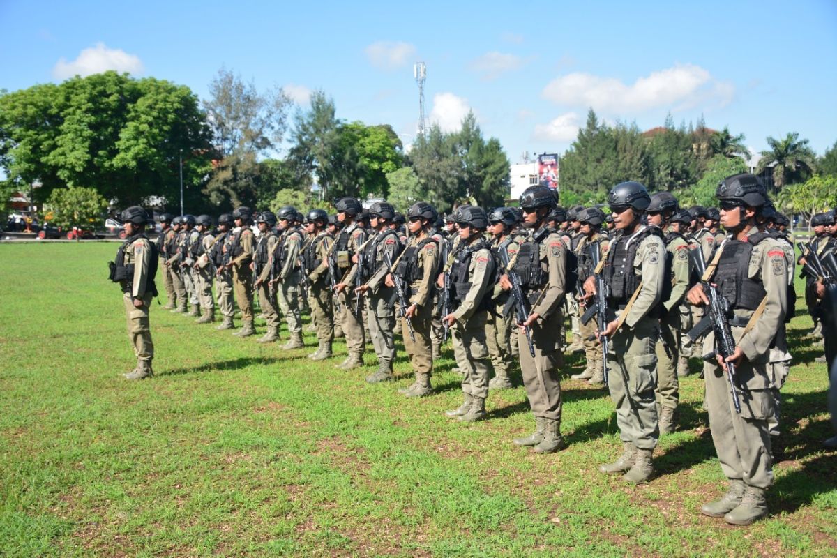 Ratusan personel Brimob Polda NTT diterjunkan  ke Papua