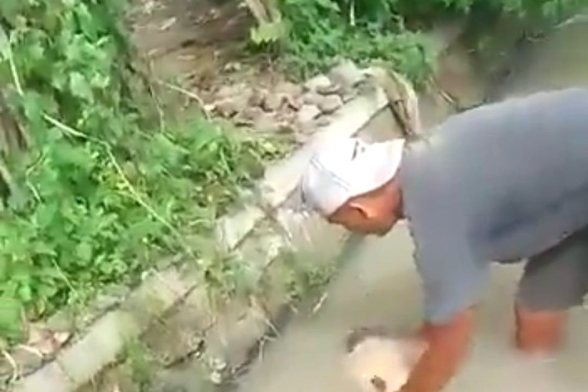 Bocah dua tahun meninggal terseret air irigasi Sakra Barat Lombok Timur