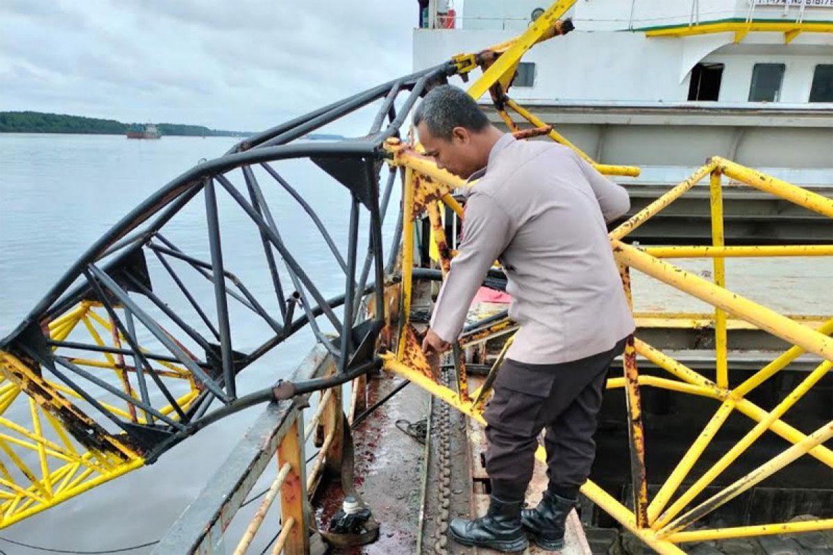 Seorang tewas kejatuhan crane semen