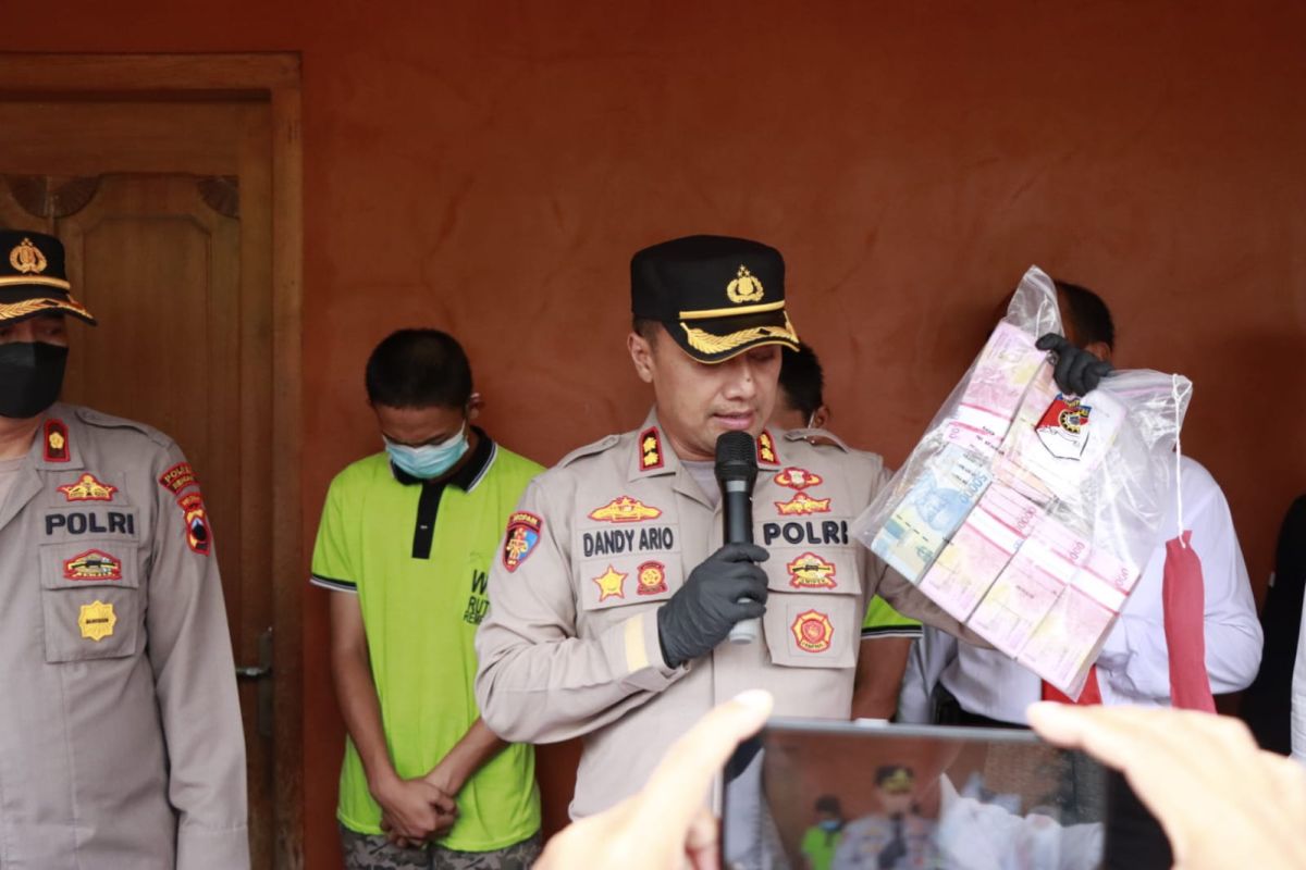 Komplotan penipu modus ritual tarik uang gaib dibekuk Polres Rembang