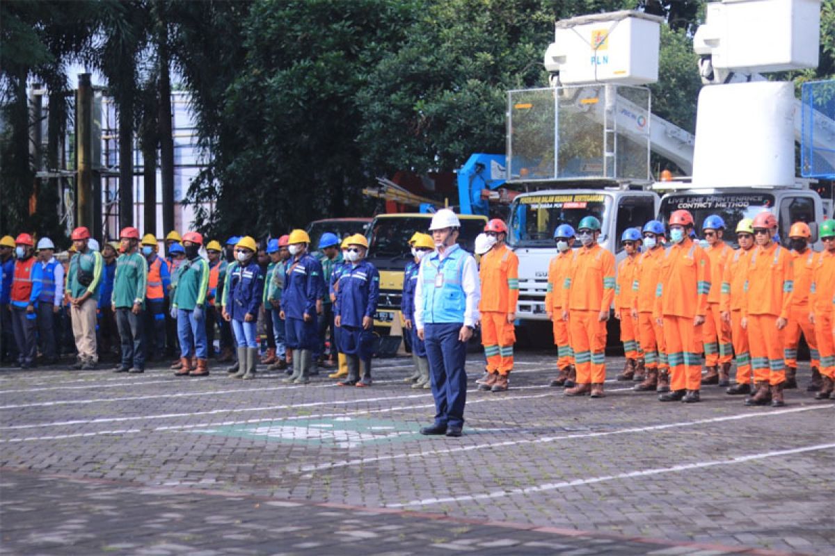 Siaga Nataru, PLN terjunkan 5.574 personel amankan keandalan listrik Jateng-DIY