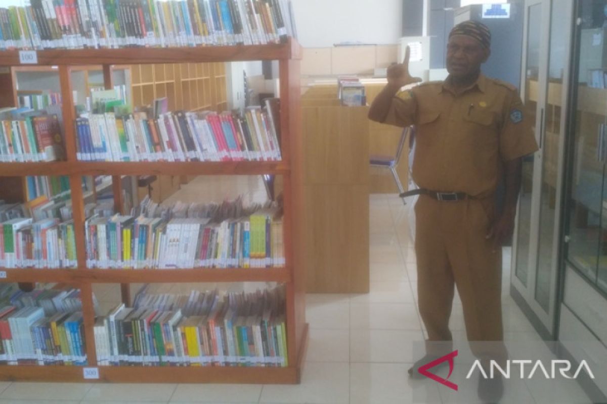 Pemkab Jayawijaya tingkatkan layanan perpustakaan warga kampung