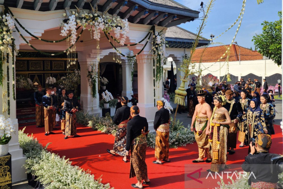 Presiden Jokowi : "Ngunduh mantu" Kaesang-Erina wujud "nguri-uri" budaya