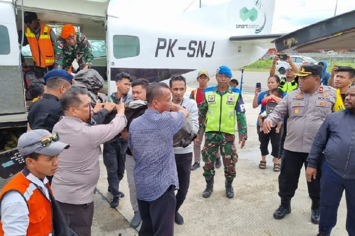 Jenazah karyawan BPD Papua korban tembak kelompok bersenjata dibawa ke Timika