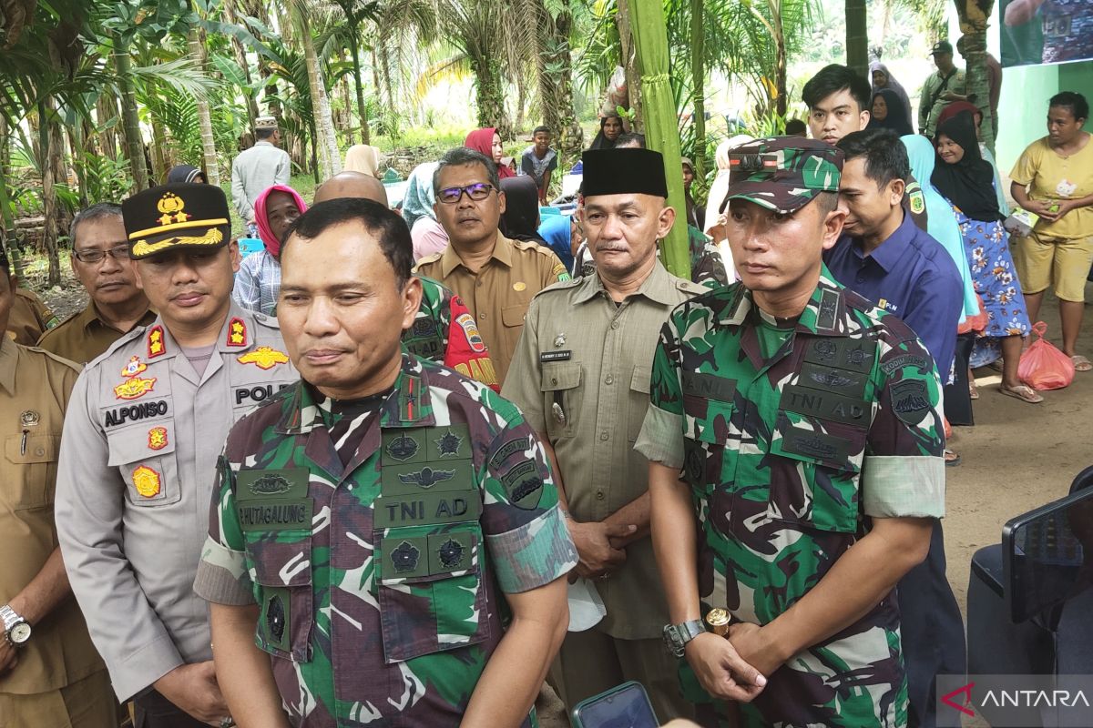 Danrem  031/Wira Bima serahkan kunci rumah  layak huni