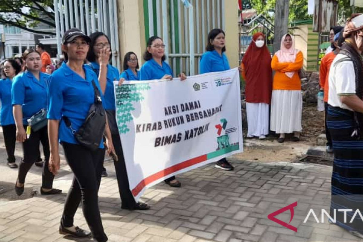 Peringati HAB ke-77, Kemenag Sultra Gelar Aksi Damai Kirab Rukun Bersahabat