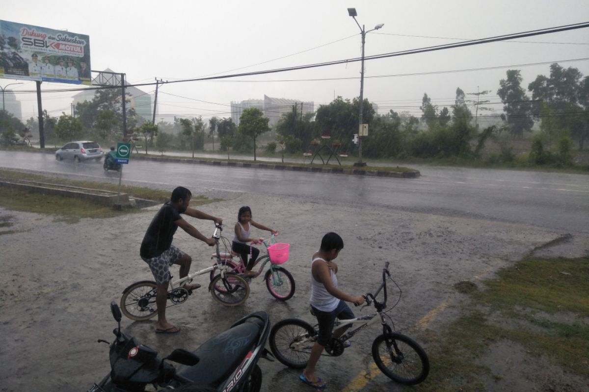 Info cuaca NTB: waspada hujan lebat disertai petir 3 hari ke depan