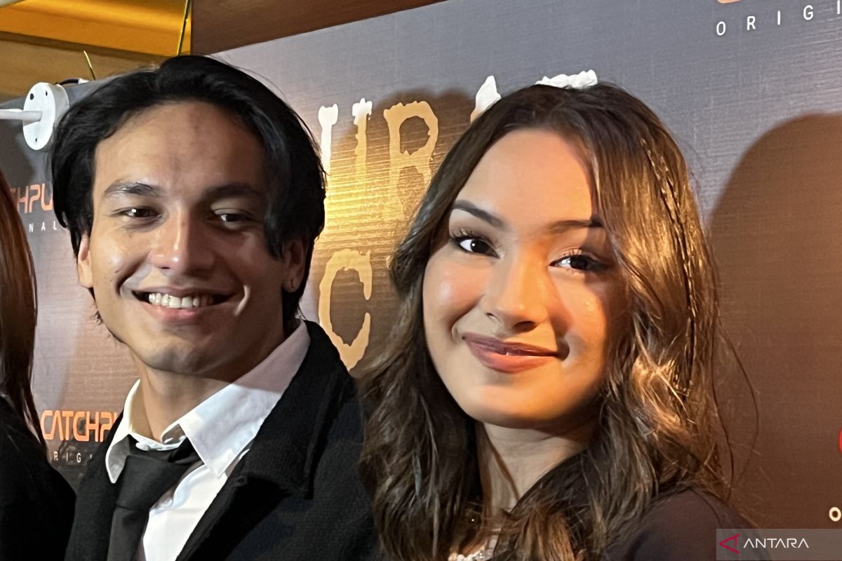 Jefri Nichol dan Caitlin Halderman "bercinta"