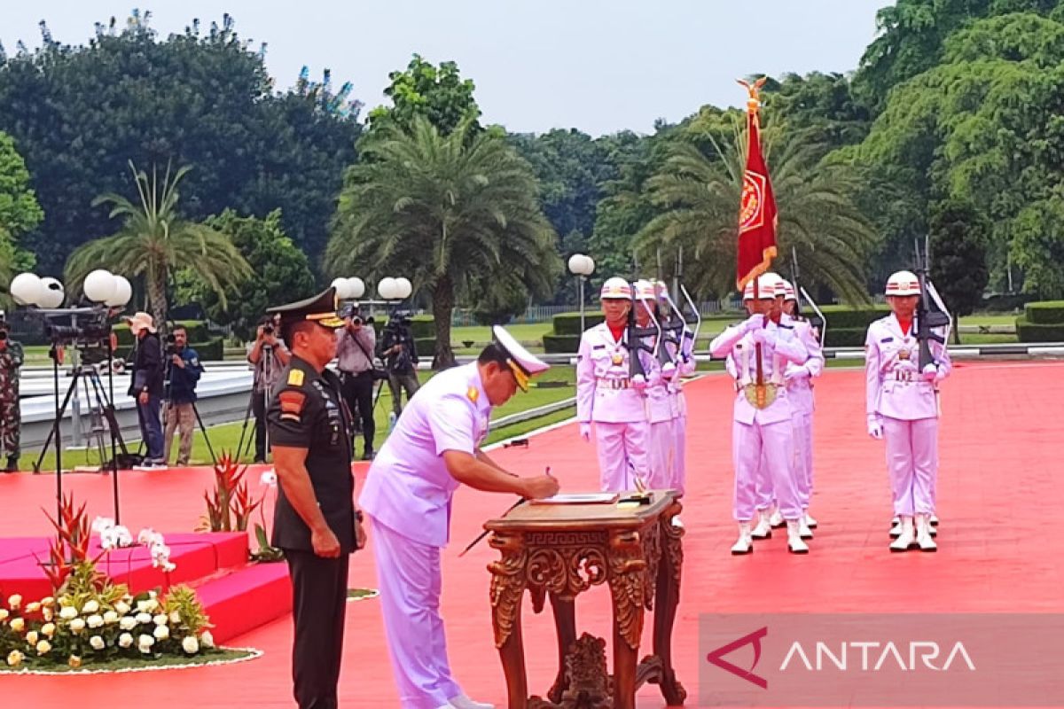 Jenderal Andika Perkasa serah terima jabatan Panglima TNI kepada Laksamana Yudo Margono