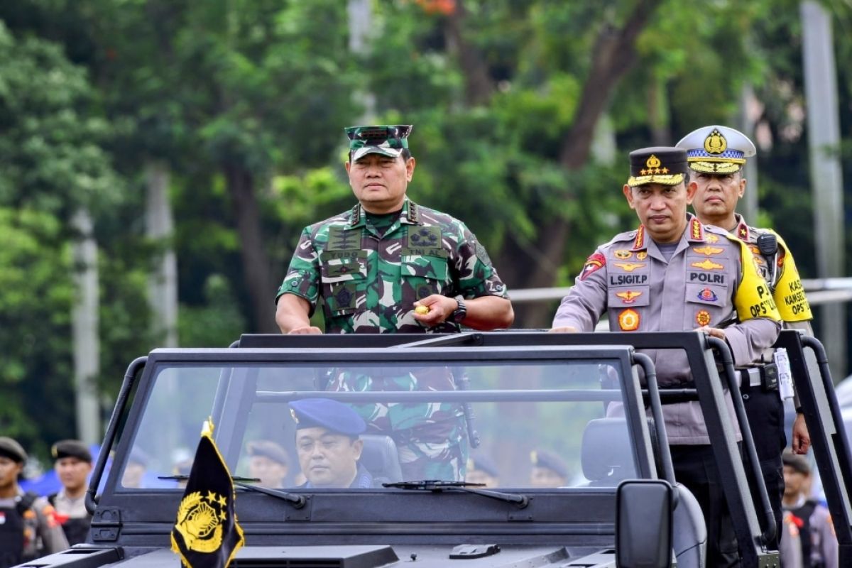 Apel gelar pasukan, Kapolri pastikan seluruh pihak siap amankan perayaan Natal dan Tahun Baru