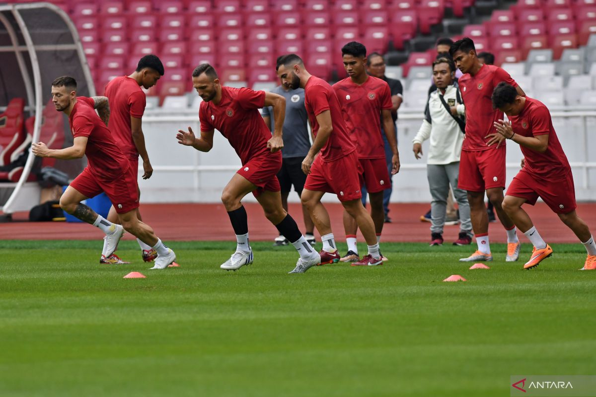 Piala AFF - Indonesia mengawali AFF  dengan menang 2-1 atas Kamboja