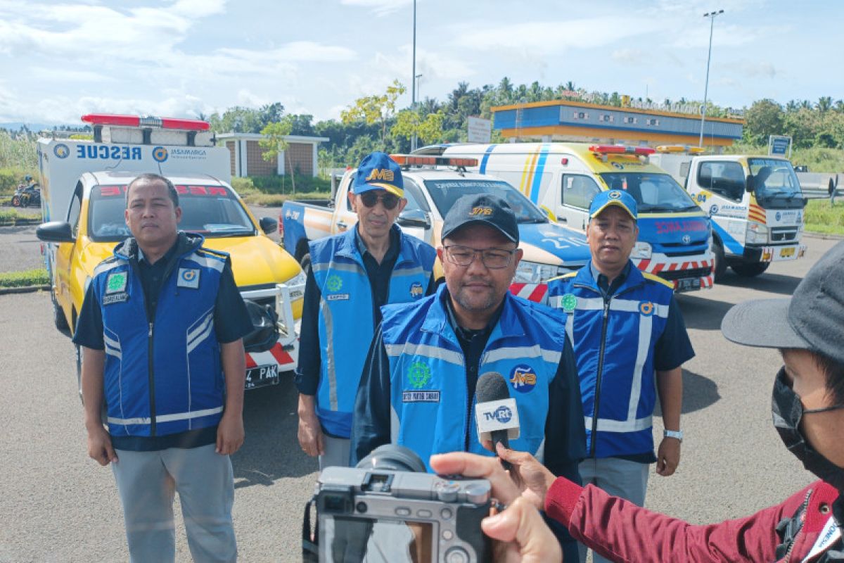 Kendaraan melintasi tol Manado-Bitung diperkirakan naik lima persen