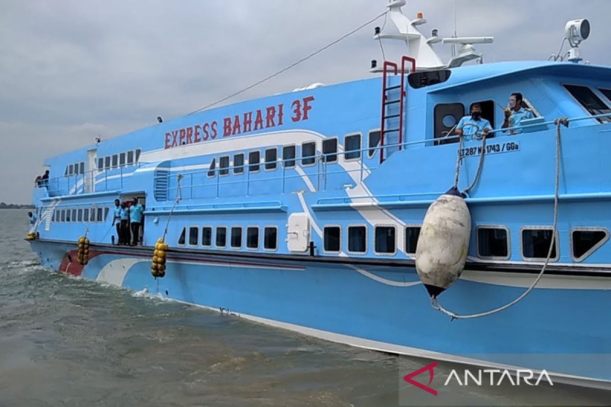 Gubernur Jateng koordinasi dengan Pelni jemput wisatawan terjebak di Karimunjawa