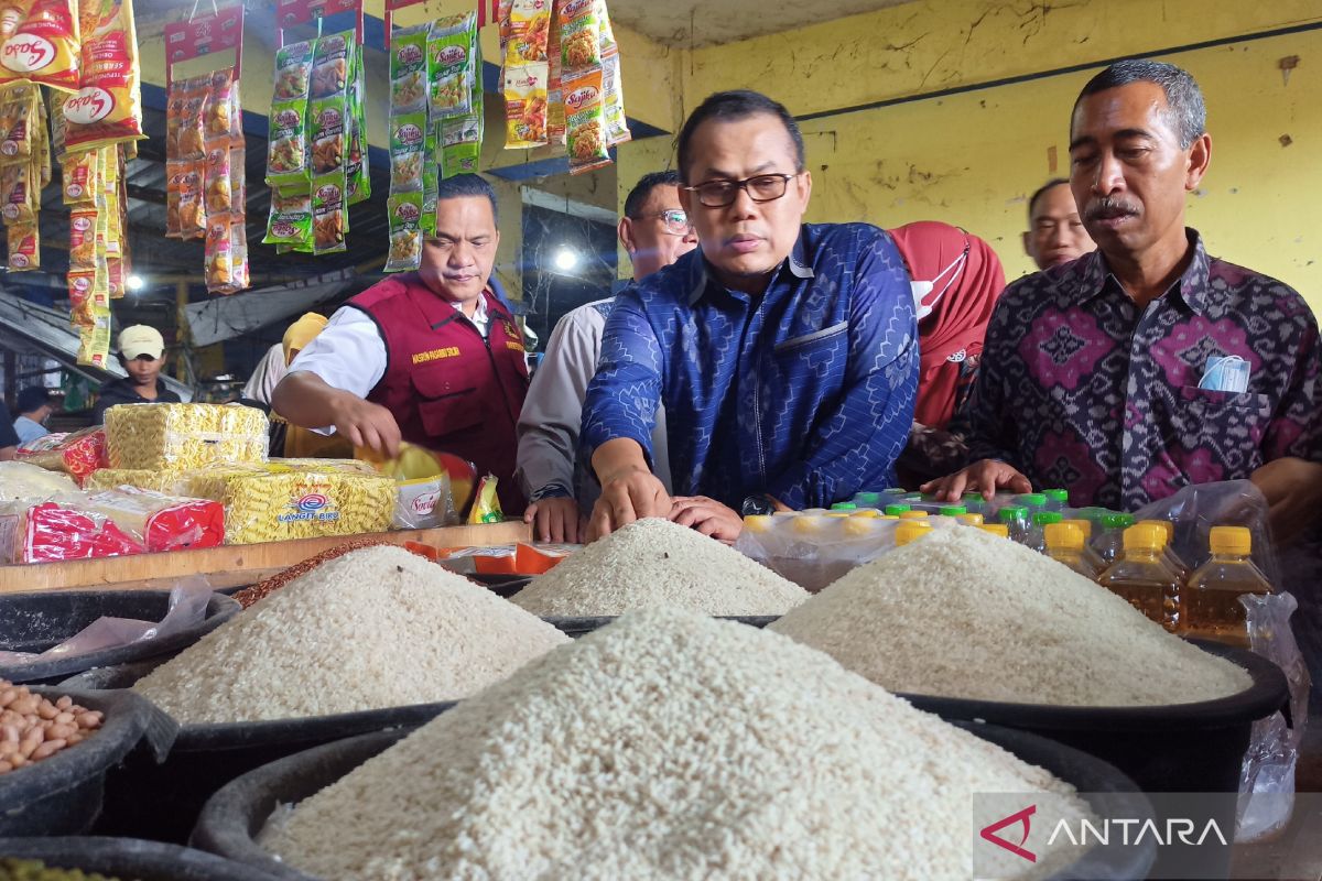 Stok dan harga bahan pokok di NTB menjelang Tahun Baru terpantau stabil