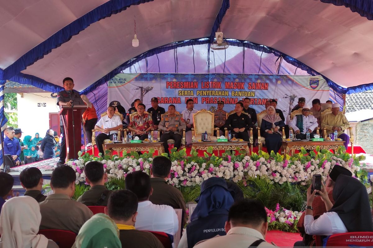 Petani OKU Timur terbantu adanya program listrik masuk sawah