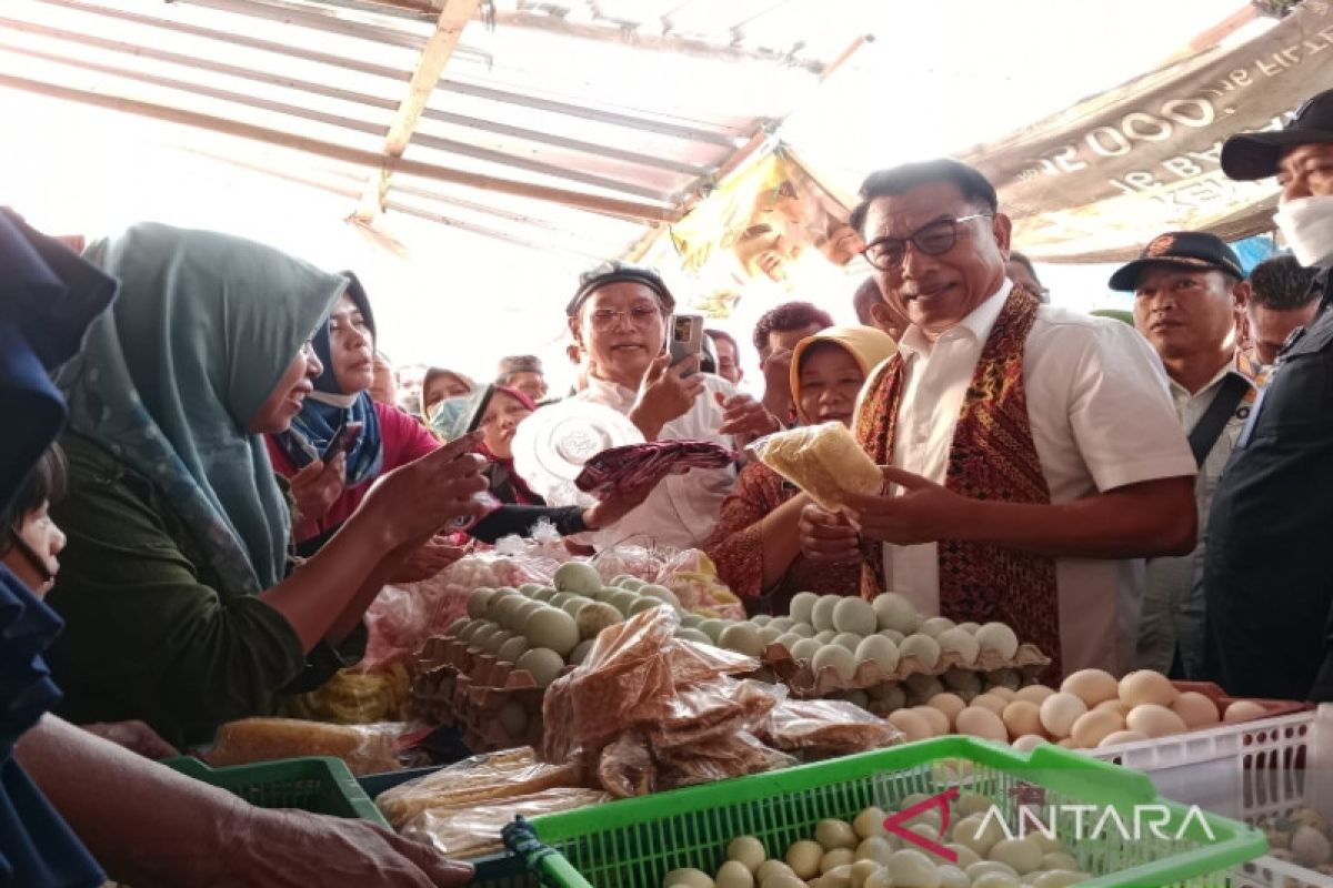 Moeldoko kunjungi Pasar Banjarsari Pekalongan