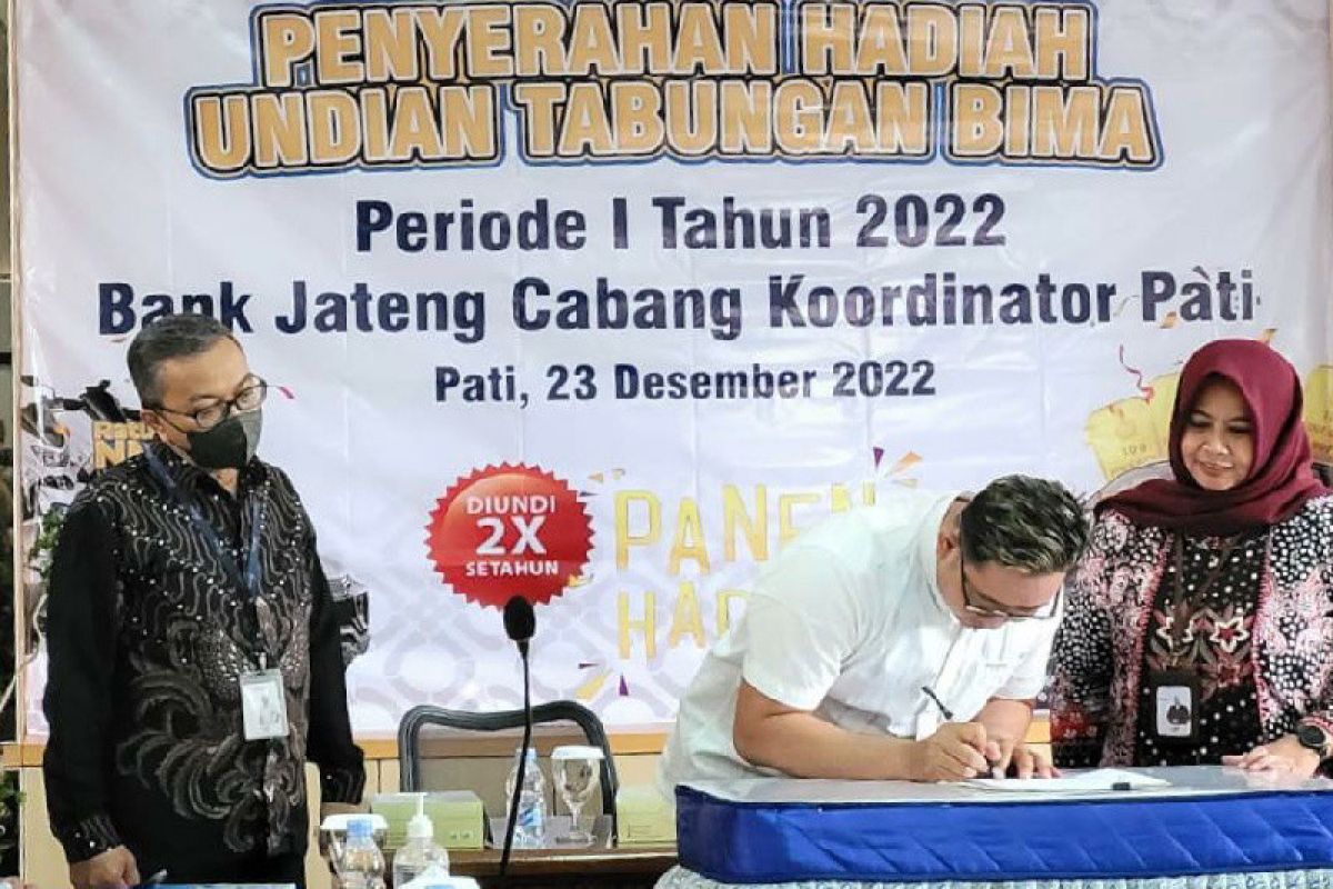 Bank Jateng Pati serahkan hadiah undian Tabungan Bima Periode I