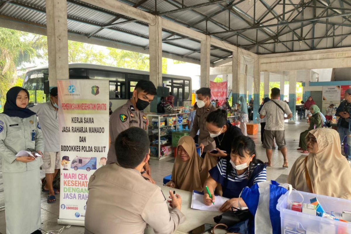 Jasa Raharja gelar pemeriksaan kesehatan gratis di Terminal Malalayang Manado