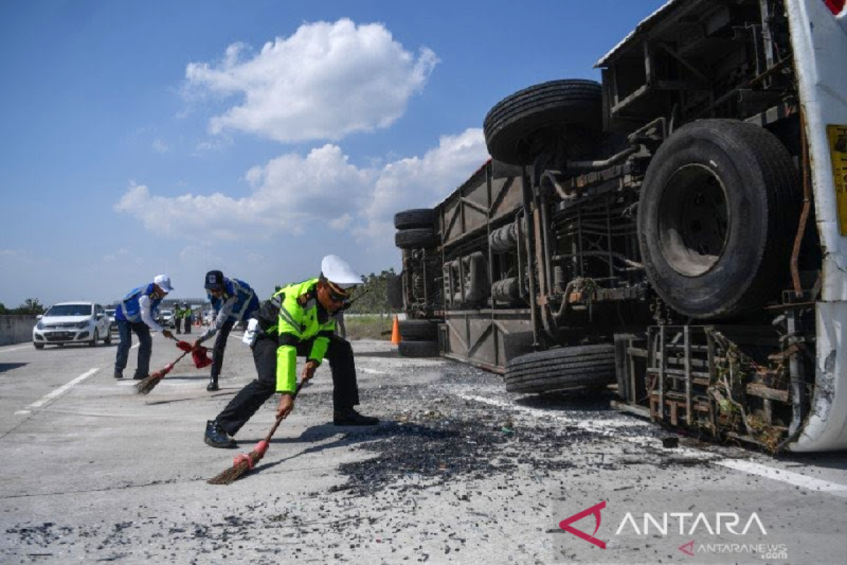 19 tewas saat kecelakaan lalu lintas mudik Imlek