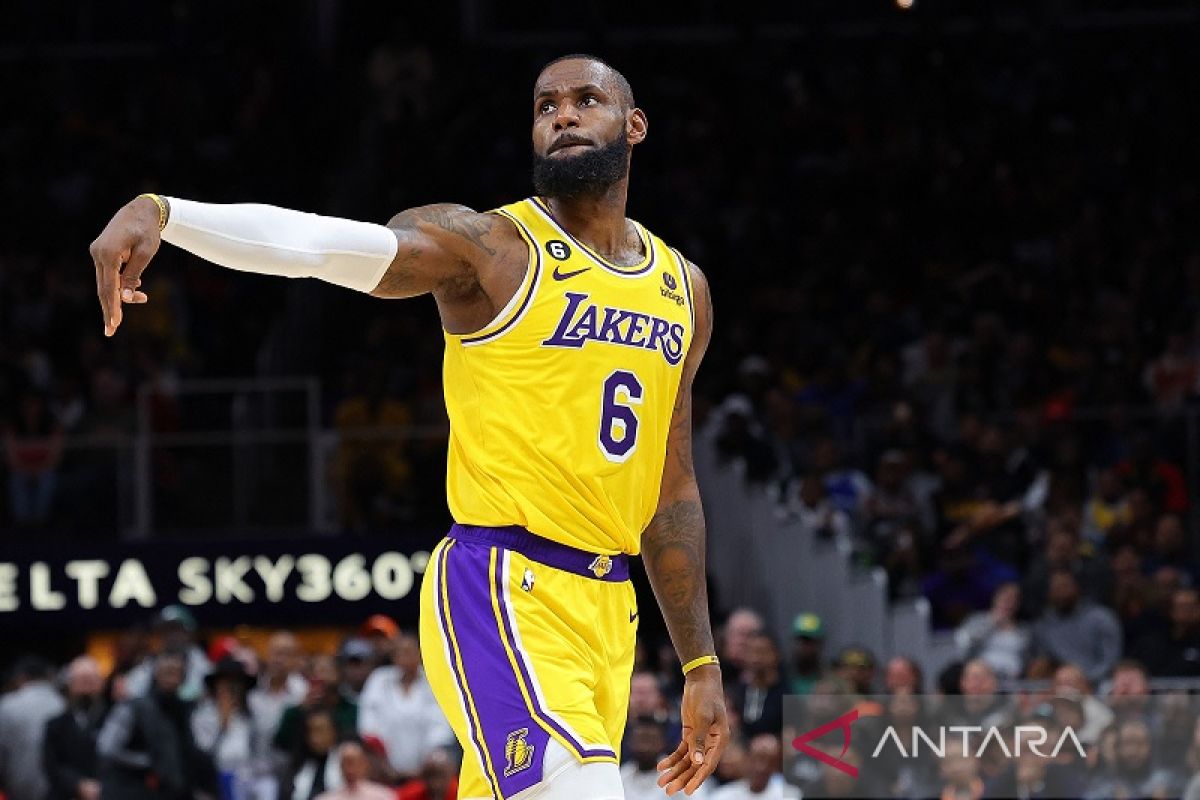 LeBron James borong 43 poin, Lakers menang usai redam momentum Hornets