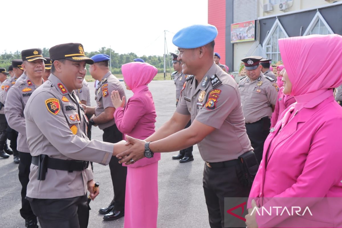 Puluhan polisi Meranti naik pangkat, Kapolres : ini bukan untuk gagah-gagahan