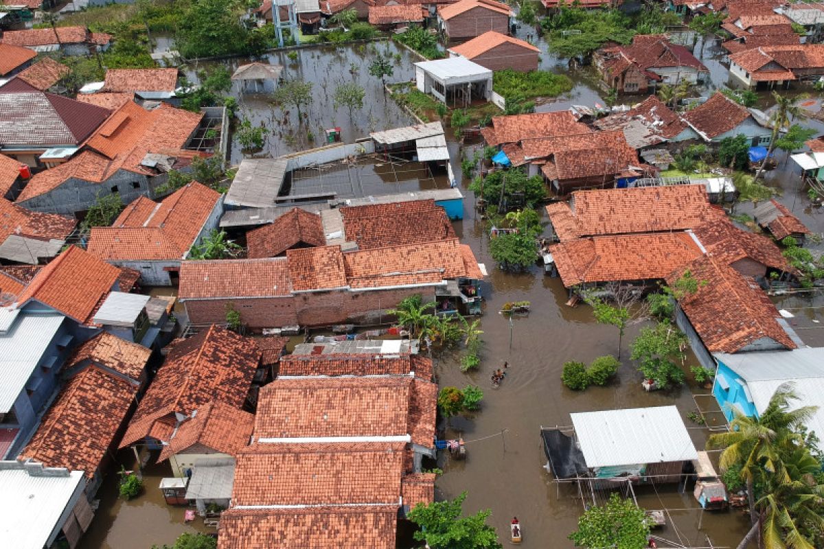 Pemkot Pekalongan izinkan sekolah terdampak banjir gelar pembelajaran daring