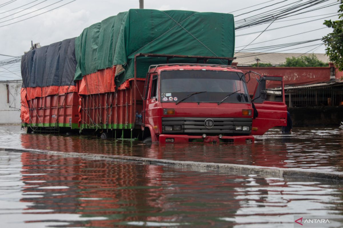 Banjir Perumahan Dinar Indah Semarang, satu warga tewas