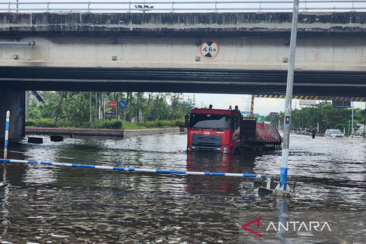 Jembatan tol Kaligawe ditinggikan imbas proyek tol Semarang-Demak