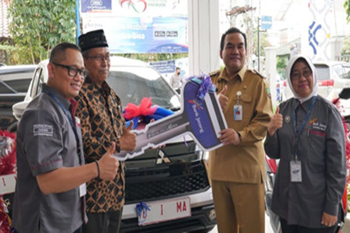 Bank Jateng Blora serahkan hadiah undian Tabungan Bima