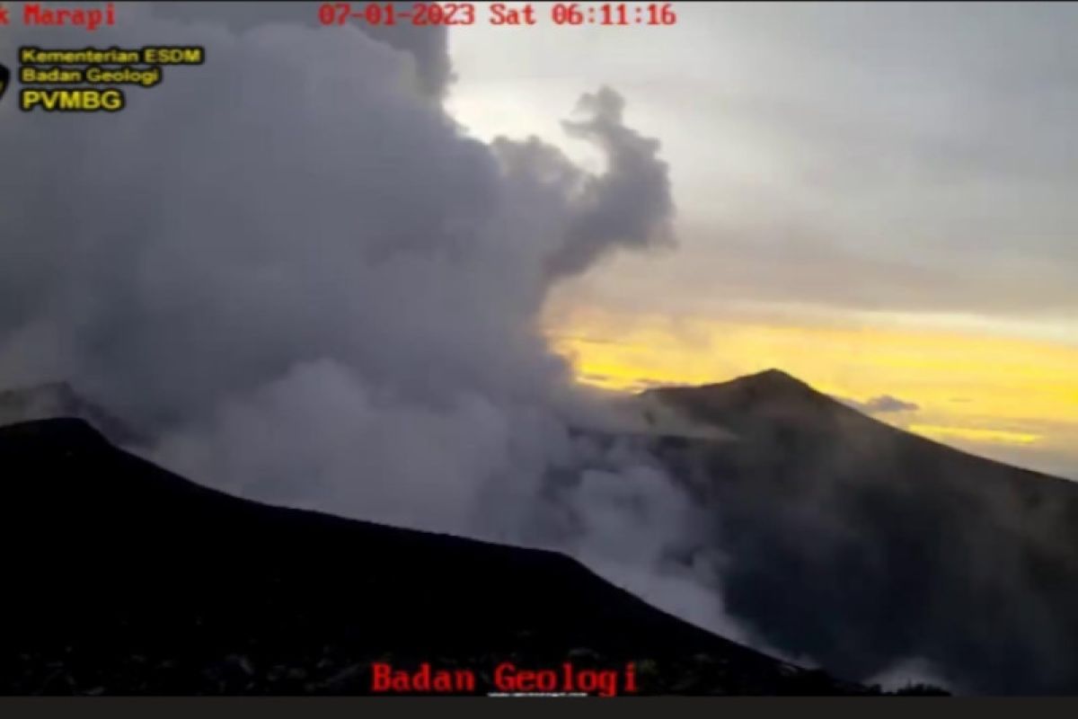 40 pendaki berada di Gunung Marapi Sumatera Barat saat erupsi