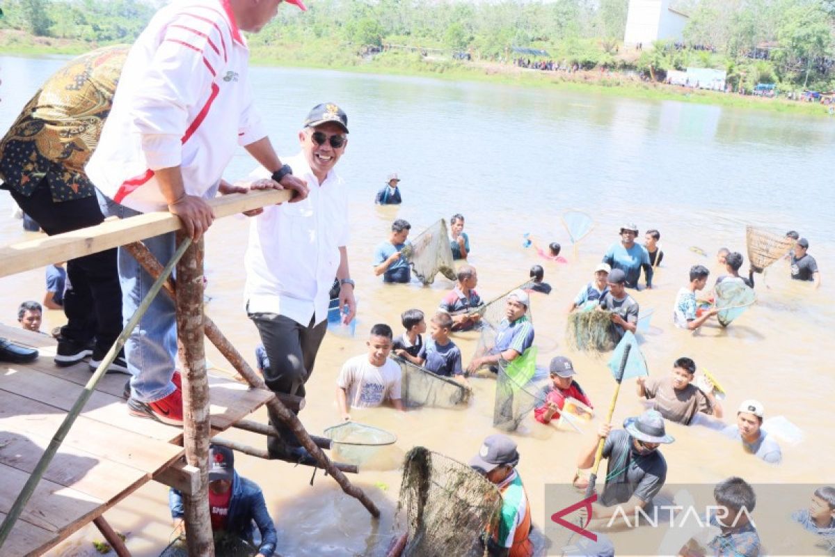 Melihat Ma'awuo Basamo di Lubuk Larangan Sembat Kampar