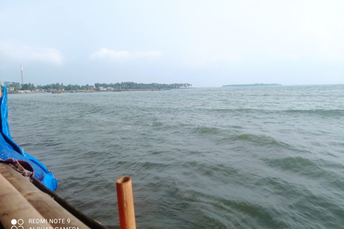 Kegempaan Gunung Anak Krakatau di Selat Sunda terjadi tiga kali