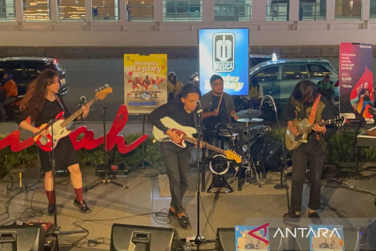 Grup band Phonetic hingga Rheno & Regina Poetiray ramaikan "Monday Replay"