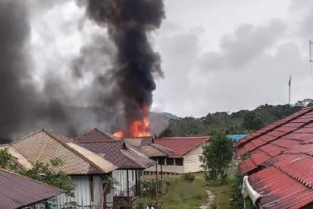 KSB pimpinan Nelson Mimin membakar sekolah dan tembak pesawat di Pegubin