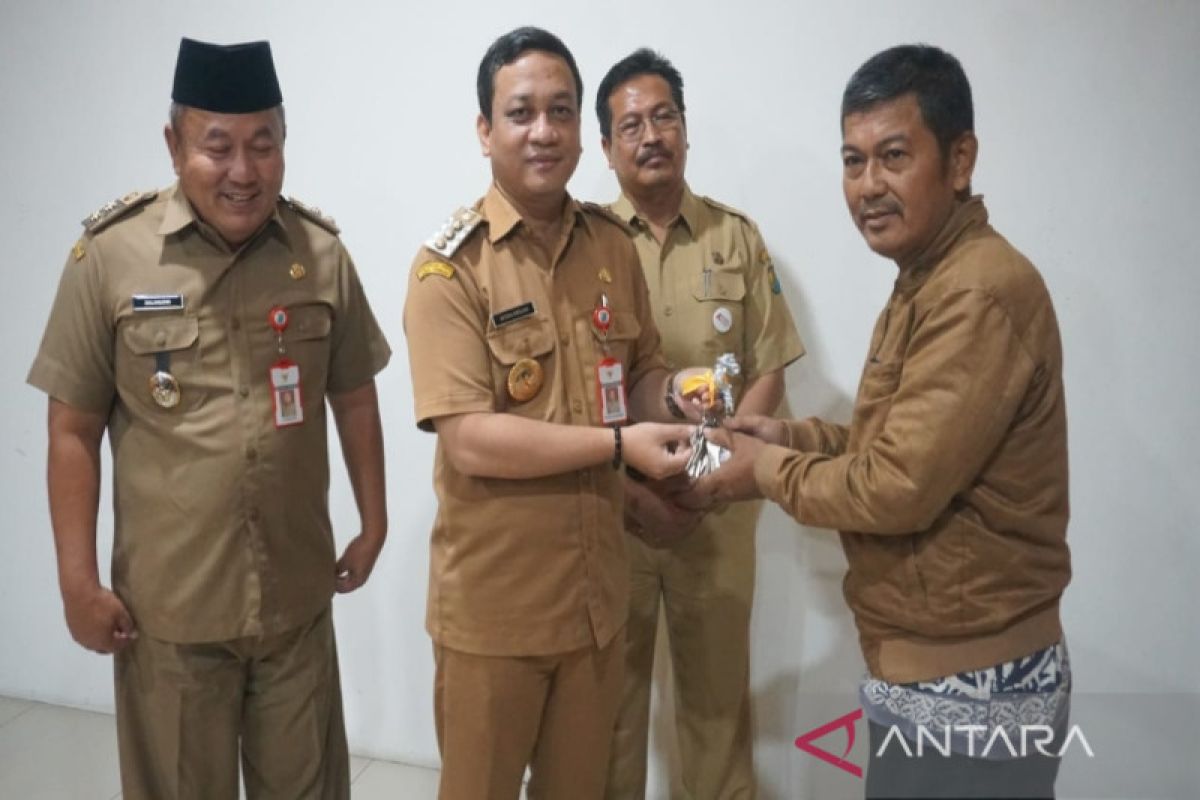 Pemkot Pekalongan salurkan bansos kepada 213  pedagang