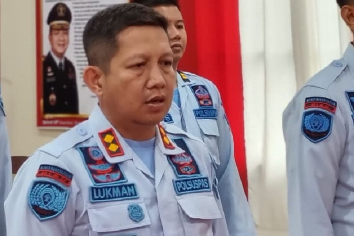 Mantan rektor UIN Suska Riau kedapatan bawa handphone ke Rutan