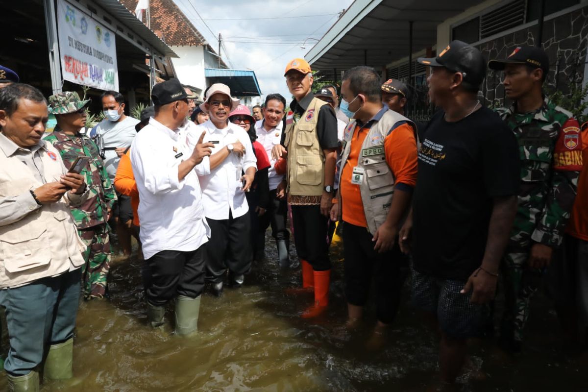 Cegah Pati banjir, Ganjar sebut perlu penambahan kolam retensi dan polder