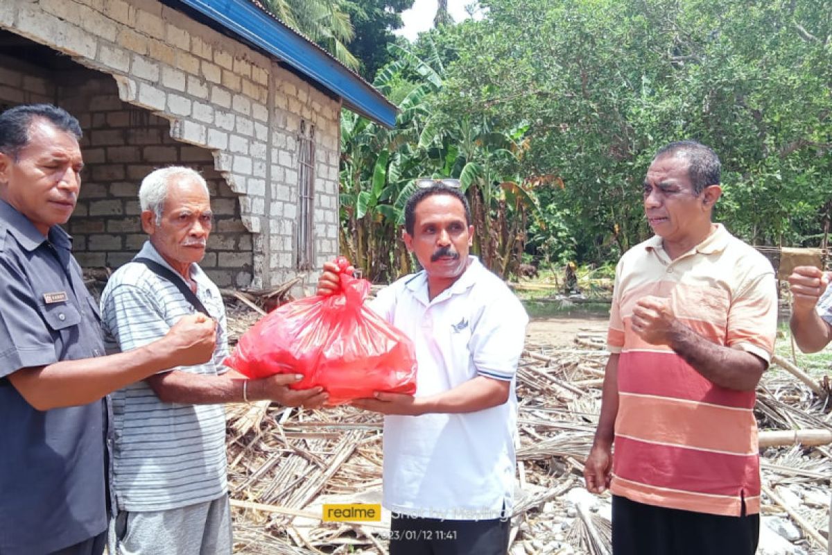 IAKN Kupang bantu korban banjir bandang