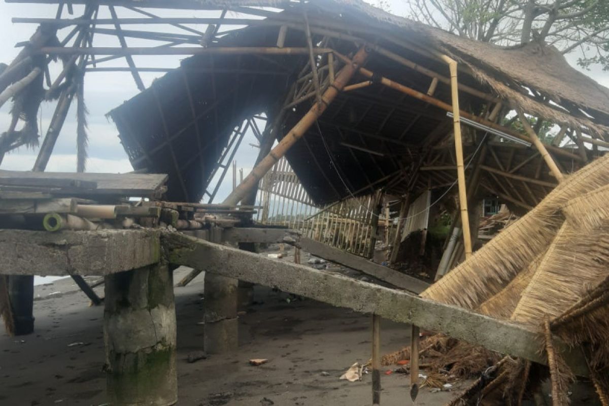 Disdag tetap atensi pedagang terdampak abrasi pantai di Kota Mataram