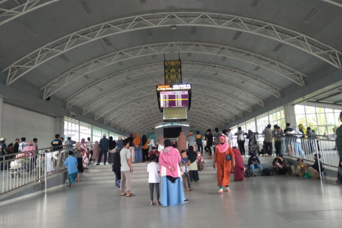 Penerbangan Bandara Lombok tak terdampak erupsi Semeru