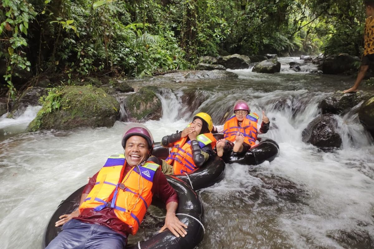 Artikel - Mengemas arung jeram jadi atraksi wisata unggulan di Matim