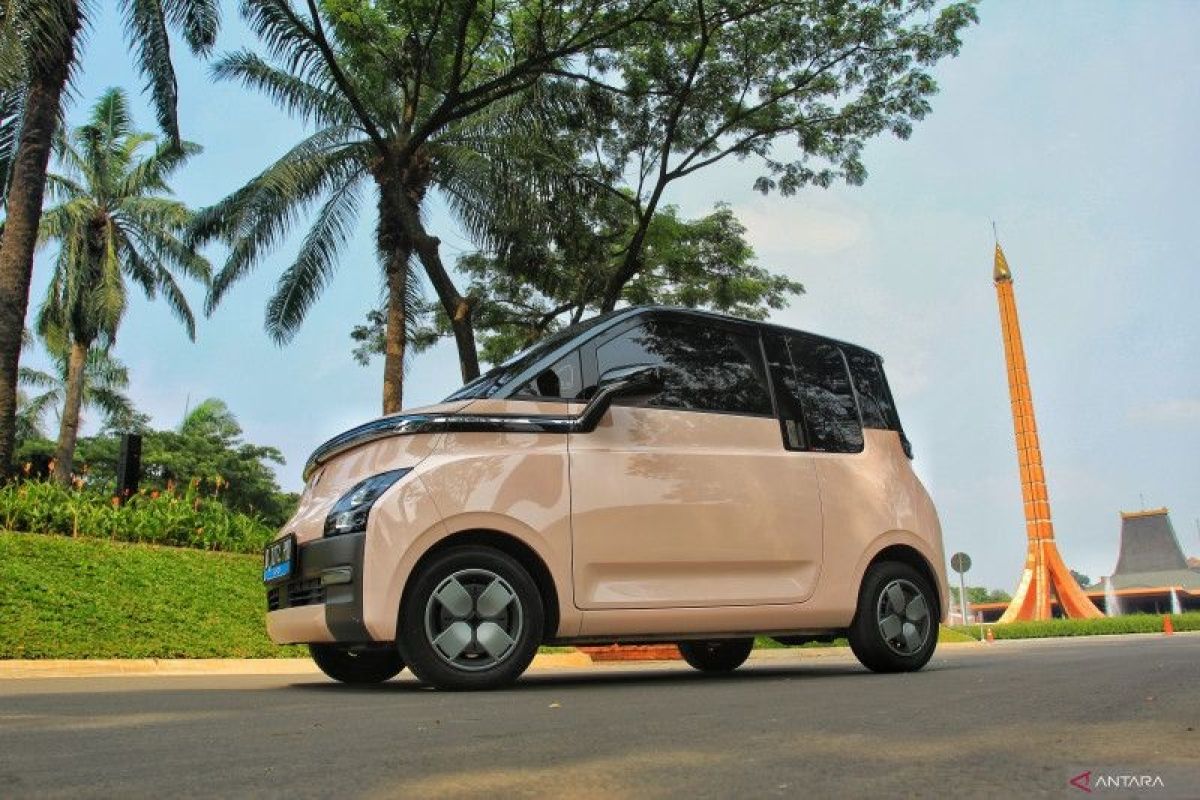 Cukup Rp30 ribu bisa keliling Jakarta pakai kendaraan Wuling Air Ev