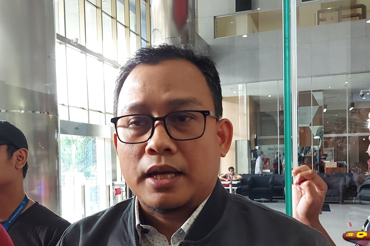 KPK bantarkan penahanan Lukas Enembe ke RSPAD