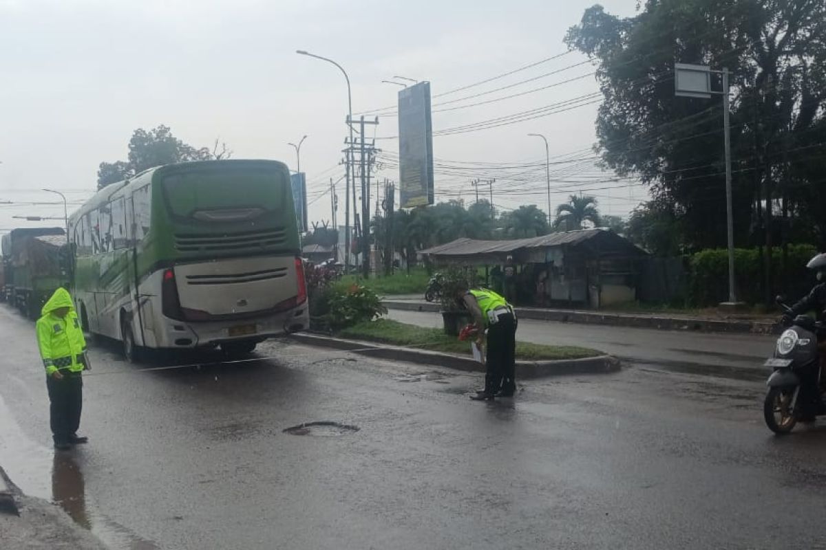 Anggota Brimob Jambi tergilas truk